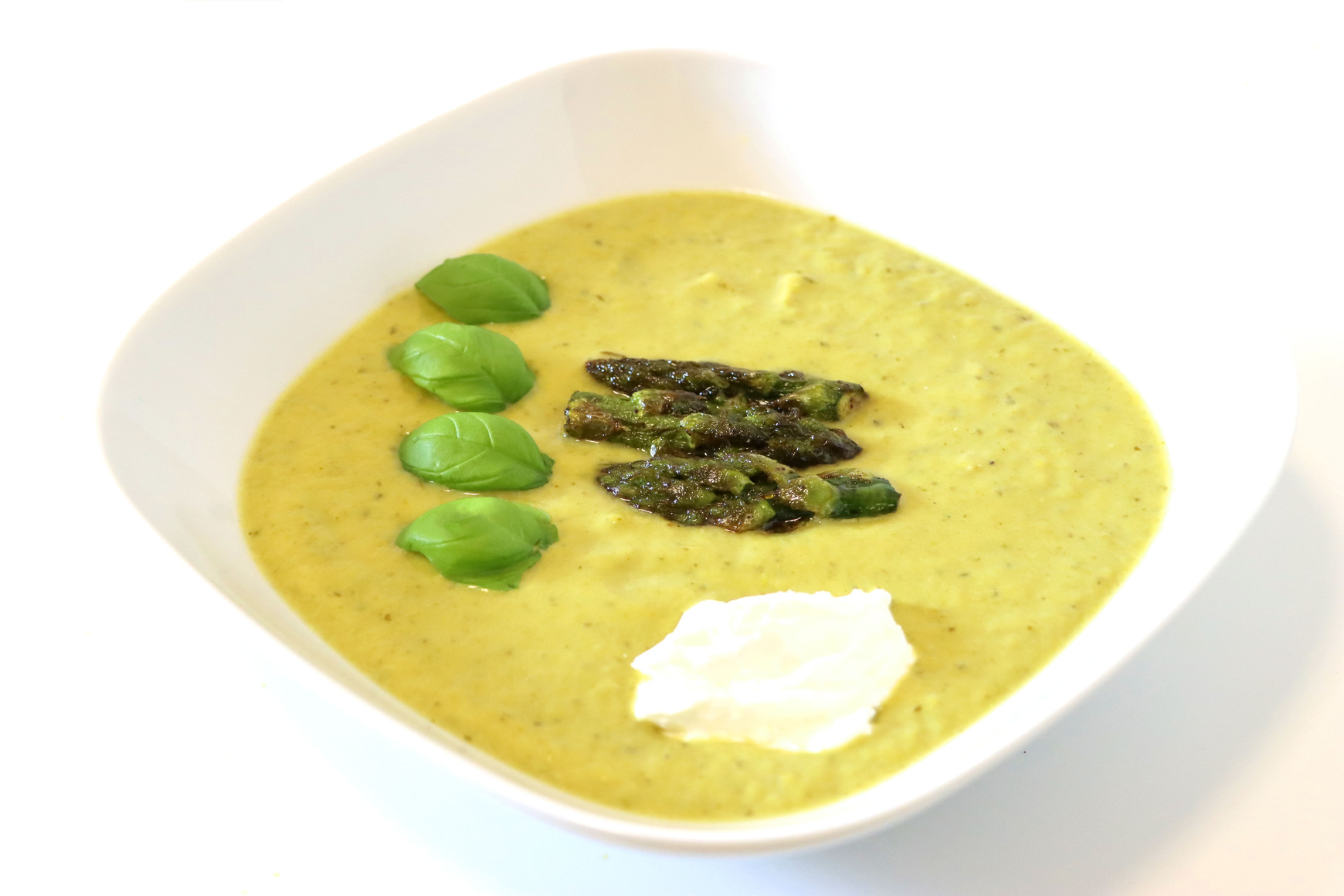 Zupa krem z zielonych szparag zdjęcie